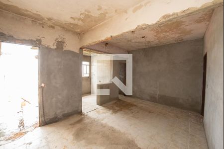 Casa à venda com 2 quartos, 179m² em Olaria, Contagem