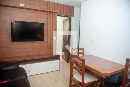 Sala de apartamento para alugar com 2 quartos, 45m² em Vila Arizona, Itaquaquecetuba