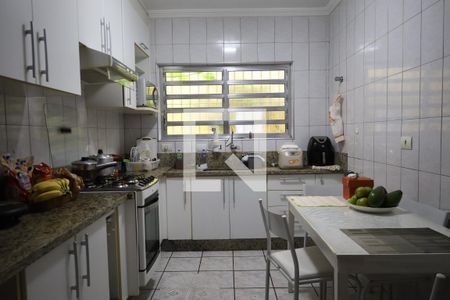 Casa para alugar com 3 quartos, 180m² em Vila Santo Antônio, São Paulo