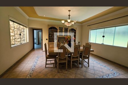 Casa à venda com 4 quartos, 35m² em Traviu, Jundiaí