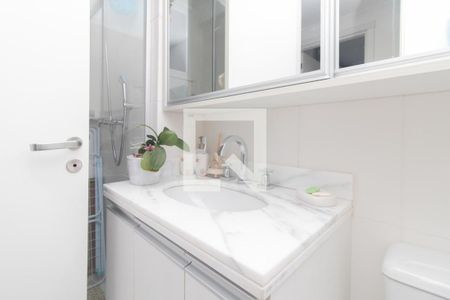 Banheiro de apartamento à venda com 3 quartos, 75m² em Partenon, Porto Alegre