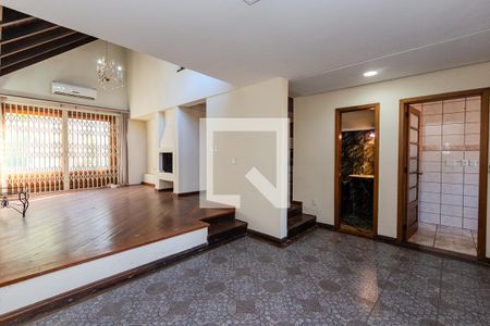 Sala de casa à venda com 3 quartos, 280m² em Cristal, Porto Alegre