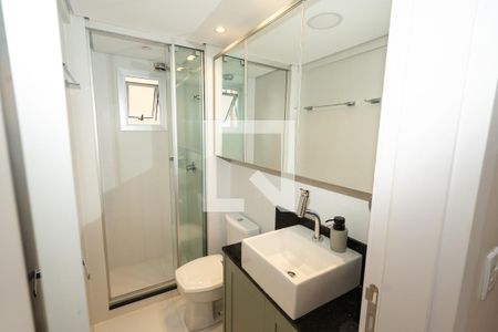 Banheiro de apartamento à venda com 1 quarto, 45m² em Petrópolis, Porto Alegre