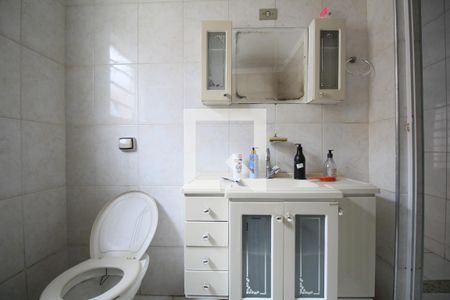 Banheiro 1 de casa para alugar com 2 quartos, 85m² em Campo Limpo, São Paulo