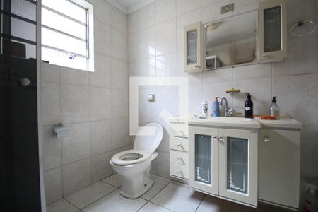 Banheiro 1 de casa para alugar com 2 quartos, 85m² em Campo Limpo, São Paulo