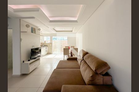 Sala de TV de apartamento para alugar com 2 quartos, 70m² em Ingleses Norte, Florianópolis