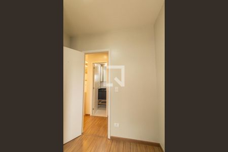 Quarto 1 de apartamento para alugar com 2 quartos, 50m² em Capão Raso, Curitiba