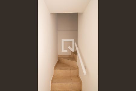 Escada de casa à venda com 4 quartos, 240m² em Vila Macedopolis, São Paulo