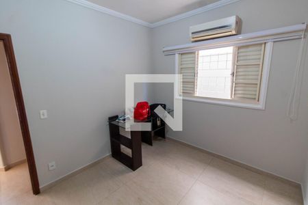 SUITE REVERSÍVEL de casa para alugar com 4 quartos, 275m² em Parque das Flores, Campinas