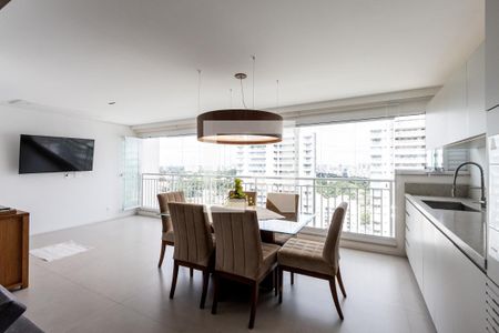 Apartamento à venda com 3 quartos, 136m² em Barra Funda, São Paulo