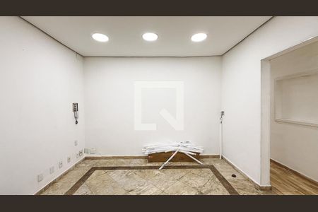 Sala de casa à venda com 4 quartos, 150m² em Carandiru, São Paulo