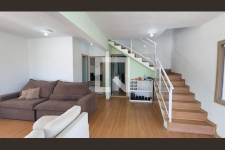 Sala de casa para alugar com 8 quartos, 800m² em Jardim Interlagos, Maricá