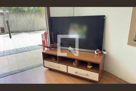 Sala de casa para alugar com 8 quartos, 800m² em Jardim Interlagos, Maricá