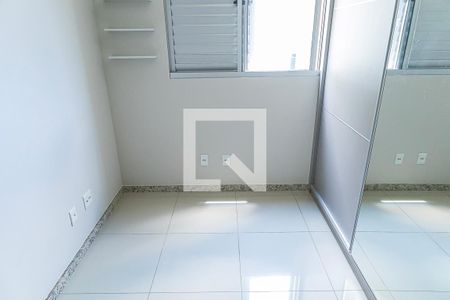 Quarto 1 de apartamento para alugar com 2 quartos, 57m² em Castelo, Belo Horizonte