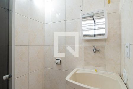 Banheiro de kitnet/studio para alugar com 1 quarto, 26m² em Bela Vista, São Paulo