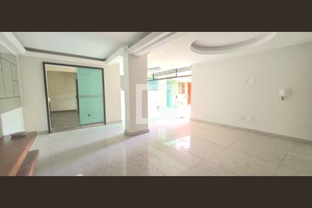 Casa para alugar com 5 quartos, 500m² em Centro, Vespasiano