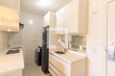 Cozinha e Área de Serviço de kitnet/studio para alugar com 1 quarto, 47m² em Centro, Curitiba