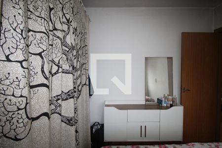 Quarto 1 de apartamento à venda com 2 quartos, 45m² em Rubem Berta, Porto Alegre