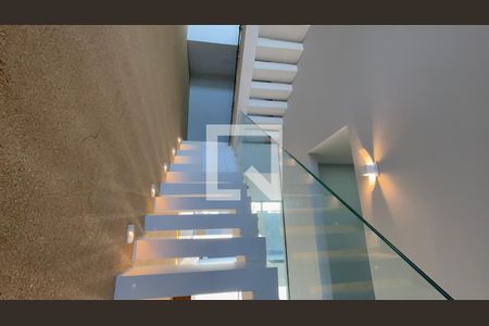 Escada de casa de condomínio à venda com 4 quartos, 388m² em Recreio dos Bandeirantes, Rio de Janeiro