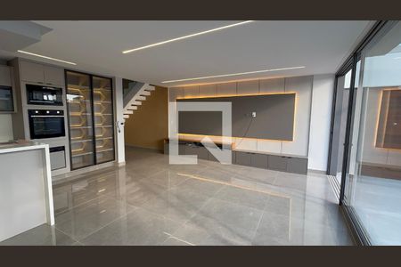 Sala de casa de condomínio à venda com 4 quartos, 388m² em Recreio dos Bandeirantes, Rio de Janeiro