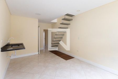 Sala/Cozinha de casa para alugar com 2 quartos, 100m² em Vila Nivi, São Paulo