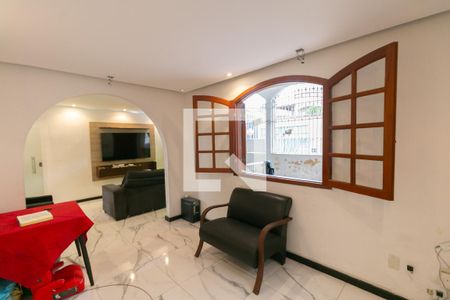 Casa à venda com 3 quartos, 210m² em Alípio de Melo, Belo Horizonte