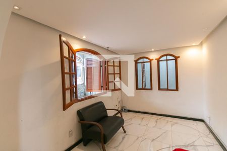 Casa à venda com 3 quartos, 210m² em Alípio de Melo, Belo Horizonte