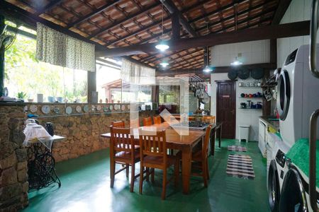 Cozinha e Área de Serviço de casa para alugar com 7 quartos, 450m² em Piratininga, Niterói