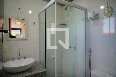 Banheiro Social de casa para alugar com 7 quartos, 450m² em Piratininga, Niterói