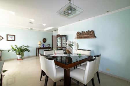 Sala de apartamento à venda com 3 quartos, 175m² em Vila Itapura, Campinas