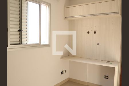 Quarto 1 de apartamento para alugar com 3 quartos, 93m² em Residencial Eldorado, Goiânia