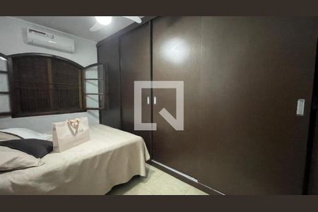 Foto 13 de casa à venda com 3 quartos, 250m² em Jardim dos Camargos, Barueri