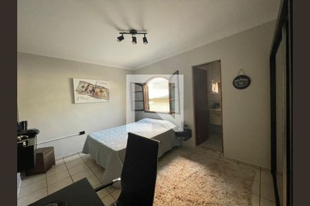 Foto 02 de casa à venda com 3 quartos, 242m² em Vila Barros, Barueri