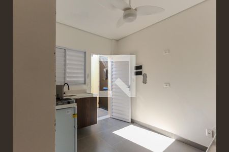 Kitnet - Quarto e Cozinha de kitnet/studio para alugar com 1 quarto, 16m² em Vila Graziela, São Paulo