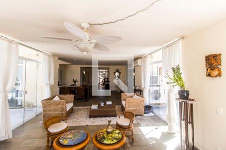 Sala  de casa de condomínio à venda com 4 quartos, 700m² em Alphaville, Santana de Parnaíba