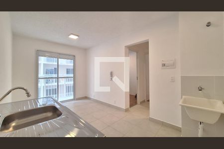 Sala/Cozinha/área de serviço de apartamento para alugar com 2 quartos, 33m² em Bom Retiro, São Paulo