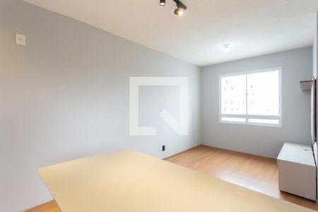 Apartamento para alugar com 2 quartos, 43m² em Vila Carmosina, São Paulo