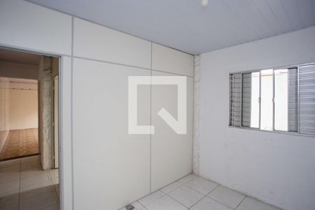 Quarto 1 de casa para alugar com 2 quartos, 80m² em Jardim Miriam, São Paulo