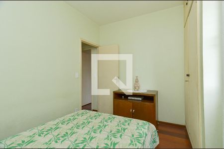 Quarto 2 de apartamento à venda com 2 quartos, 60m² em Santo Antônio, Belo Horizonte