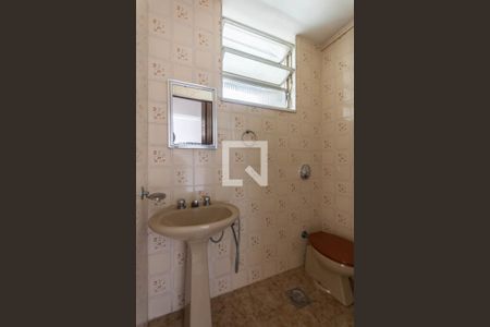 Banheiro de apartamento à venda com 1 quarto, 43m² em Sampaio, Rio de Janeiro