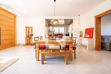 Casa à venda com 4 quartos, 330m² em Alphaville, Santana de Parnaíba