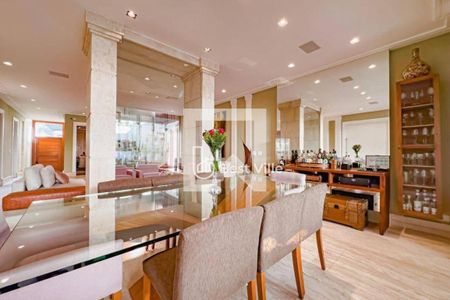 Casa à venda com 4 quartos, 600m² em Alphaville, Santana de Parnaíba