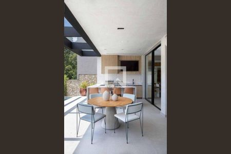 Casa à venda com 4 quartos, 420m² em Centro Comercial Jubran, Barueri