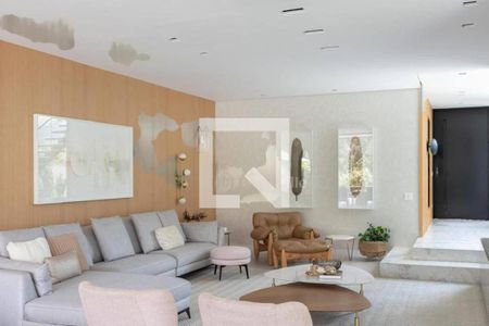 Casa à venda com 4 quartos, 420m² em Centro Comercial Jubran, Barueri