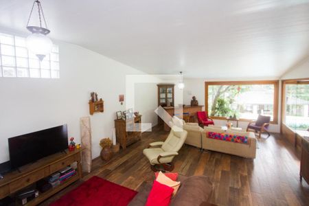 Sala da lareira e estar de casa à venda com 4 quartos, 1000m² em Chácara Monte Alegre, São Paulo