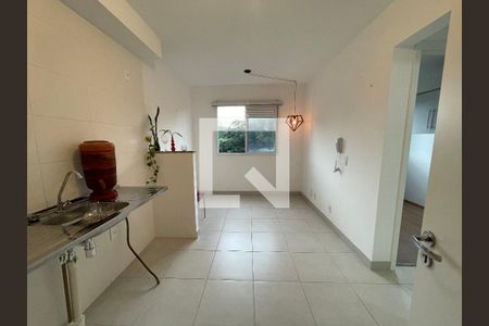 Sala/Cozinha de apartamento para alugar com 2 quartos, 35m² em Jardim Celeste, São Paulo