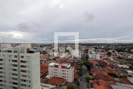 Vista da varanda da sala de apartamento à venda com 3 quartos, 70m² em Ouro Preto, Belo Horizonte