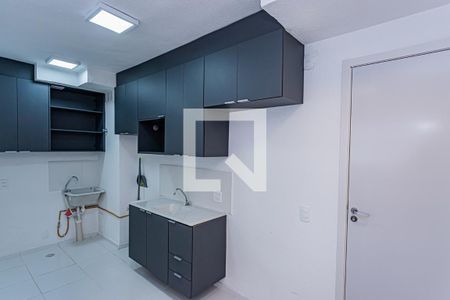 Sala, cozinha e área de serviço de apartamento para alugar com 2 quartos, 35m² em Jardim Pereira Leite, São Paulo