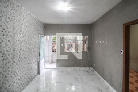 Sala de casa para alugar com 2 quartos, 70m² em Jardim Iguaçu, Nova Iguaçu