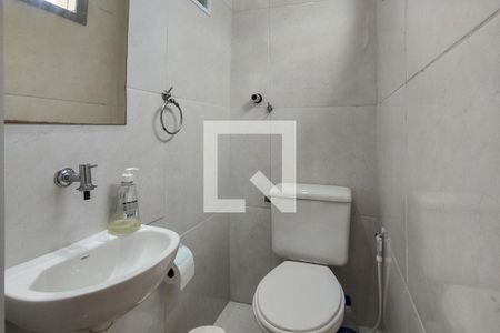 Banheiro da suite  de apartamento para alugar com 2 quartos, 80m² em Balneario Flórida, Praia Grande